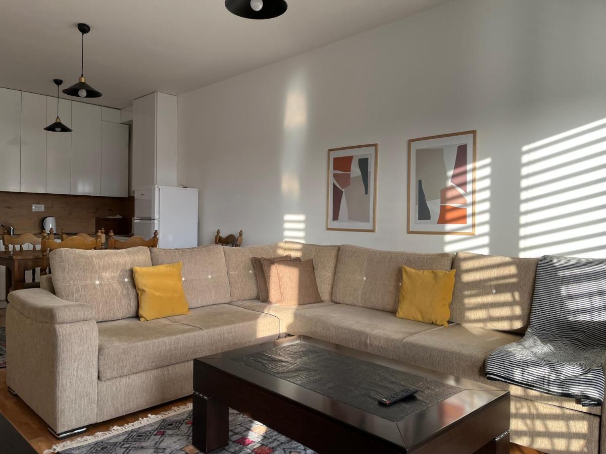 Central Luxury Apartment プリシュティナ エクステリア 写真