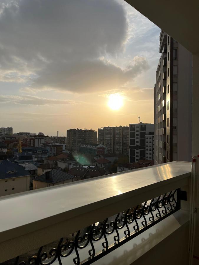 Central Luxury Apartment プリシュティナ エクステリア 写真