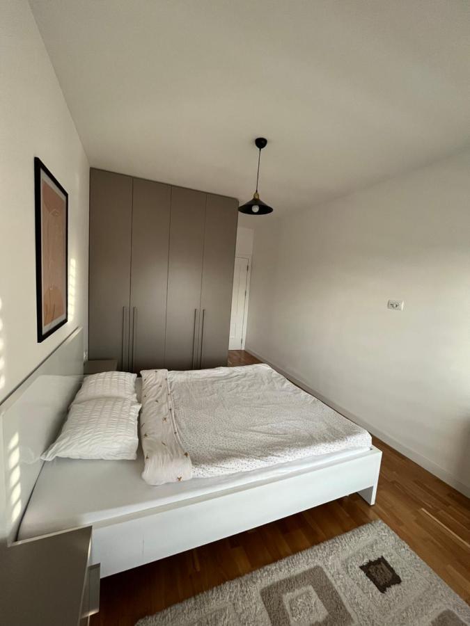 Central Luxury Apartment プリシュティナ エクステリア 写真
